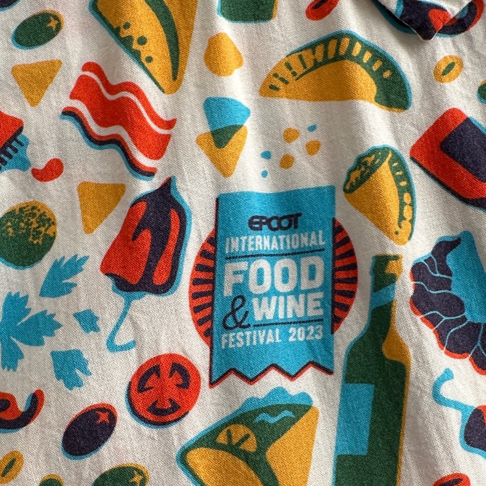 Reyn Spooner Vibrant Patterned Men's Shirt Disney Food and Wine Festival 2023 - Picture 4 of 5